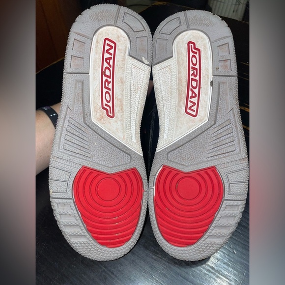 Jordan Kids Black and Red Sneakers - Picture 6 of 6